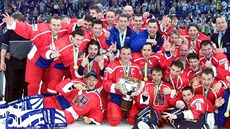 Češi se radují ze zisku zlatých medailí na hokejovém šampionátu v Hannoveru....