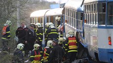 Pátek 11. dubna 2008 - dv tramvajové soupravy se u Ostravy na jednokolejné...