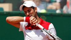 Srbský tenista Novak Djokovi� v duelu s Bornou �ori�em z Chorvatska.