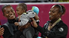 Miller Pataová, reprezentující ostrovní státe�ek Vanuatu, se raduje z bronzu na...