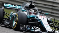 Lewis Hamilton bhem kvalifikace na Velkou cenu íny