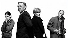 Kate Mara, Kevin Spacey, Robin Wrightová a Michael Kelly v seriálu Dm z karet...