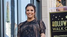 Eva Longoria se svou hvzdou na hollywoodském chodníku slávy (Los Angeles, 16....