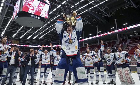 Jakub Krejk zved Masarykv pohr nad hlavu. Kometa ovldla hokejovou...