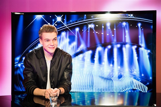 Hudebník Mikolas Josef v kulturním magazínu Za scénou