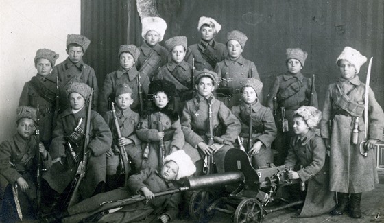 Nejprve byli sirotci, jichž se legionáři v Rusku ujali, roztroušeni po různých...