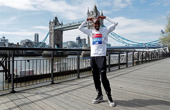 Mo Farah ped maratonem v Londýn.