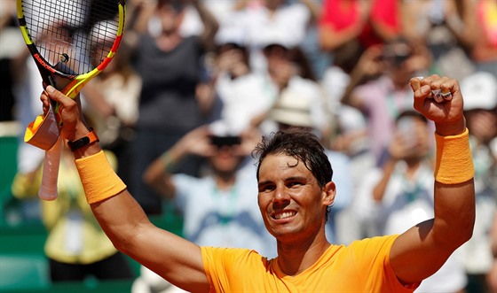 panlský tenista Rafael Nadal se raduje ze tvrtfinálové výhry nad Dominicem...