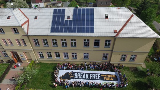 Solární panely se objevily na hornojiřetínské základní škole.