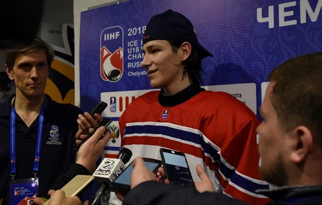 Jako vyhrabané rolexky. Čajka se musí v hodinářském ráji s nákupy krotit