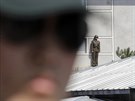Severokorejský voják na strái na hranicích s Jiní Koreou (24. dubna 2018)