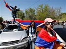 V centru Jerevanu se znovu sely tisíce lidí. Demonstranti zablokovali centrum...