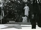 Monumentln socha Josifa Vissarionovie Stalina v Jin byla odhalena 21. 9....