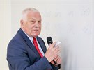 Bývalý prezident Václav Klaus navtívil Z a Gymnázium ve Vodanech.