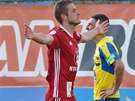 Olomoucký Jakub Plek slaví gól do sít Teplic.