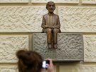V atriu Fakulty sociálních studií Masarykovy univerzity v Brn odhalili sochu...