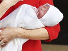 Tetí dít prince Williama a vévodkyn Kate je chlapec. Dostal jméno Louis...