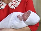 Princ William a vévodkyn Kate opustili nemocnici s novorozeným synem. (23....