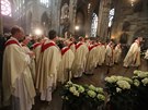 V katedrále sv. Víta ukládali rakev s ostatky kardinála Josefa Berana do nov...