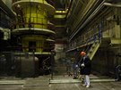 Pracovník mí úrove radiace ve tetím bloku ernobylské jaderné elektrárny....