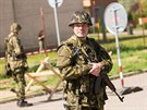 Cviení aktivní zálohy Armády eské republiky v areálu eské zbrojovky v...