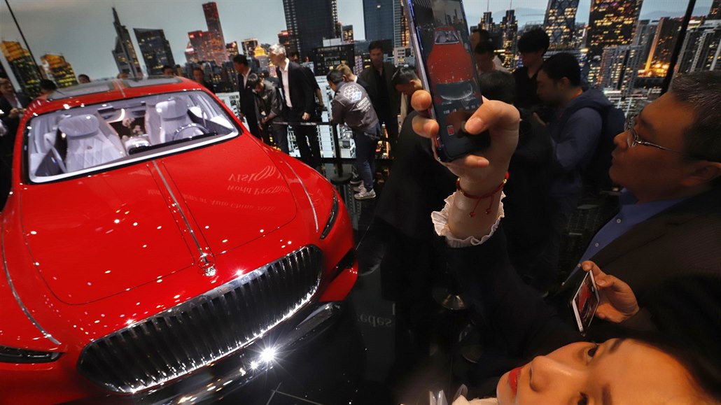 Čína kvůli koronaviru odkládá největší autosalon pořádaný v Pekingu