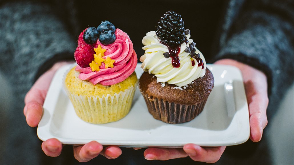 Redaktorka magazínu Ona Dnes se u�ila vyráb�t cupcakes.