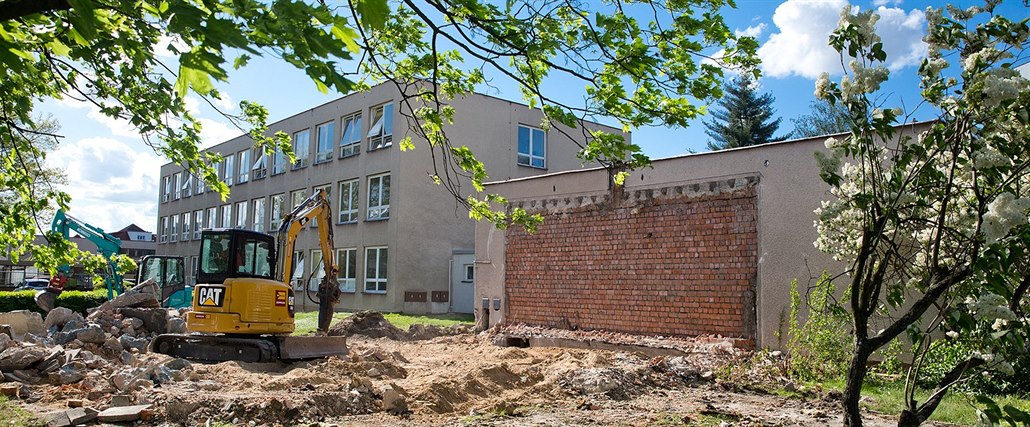 Opravy Základní um�lecké �koly St�ezina v Hradci Králové (27. dubna 2017)