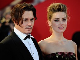 Skupinku slavných mu, kteí za sebou mají dv svatby, uzavírá Johnny Depp....