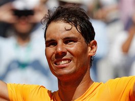 panlsk tenista Rafael Nadal se raduje ze tvrtfinlov vhry nad Dominicem...