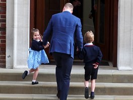 Princ George a princezna Charlotte přišli navštívit bratříčka (Londýn, 23....