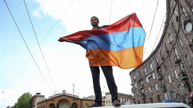 Demonstrace v Jerevanu proti premirovi Seri Sargsjanovi (22. dubna 2018)