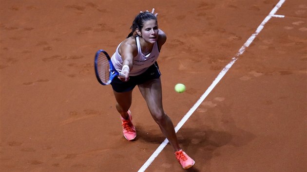 Nmeck tenistka Julia Grgesov bhem semifinle Fed Cupu proti esku.