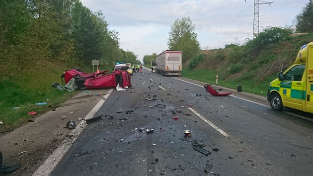 Silnici I/22 uzavřela vážná dopravní nehoda, která se stala u odbočky na Radčice na Strakonicku.