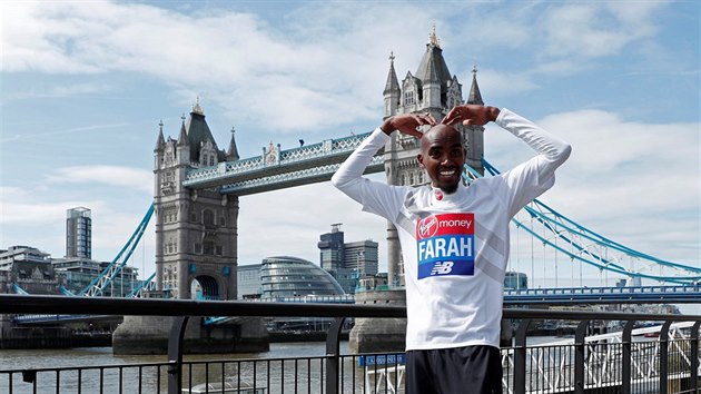 Mo Farah ped maratonem v Londn.