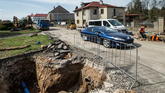 Kvli oprav silnice u Novho Msta a objkm se tvo kolony v centru msta.