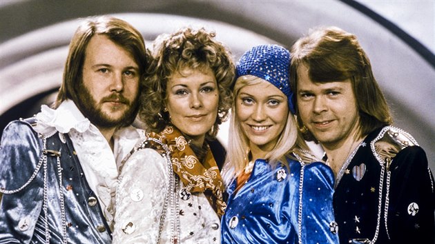 Benny Andersson, Anni-Frid Lyngstadová, Agnetha Faltskogová a Bjorn Ulvaeus z kapely ABBA (9. února 1974)