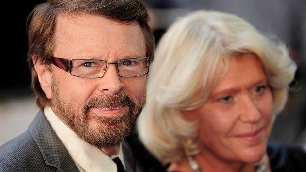 Bjorn Ulvaeus a jeho manelka Lena Kallersjo (Londn, 30. ervna 2008)