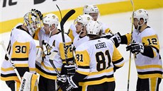 Hokejisté Pittsburghu slaví výhru v úvodním utkání 2. kola play off NHL nad...