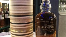 Tato padesátiletá whisky z palírny Balvenie má cenu kolem jednoho milionu korun.
