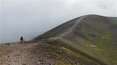 Turistická trasa okolo kráteru sopky Tarumae