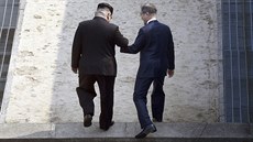 Severokorejský vůdce Kim Čong-un (vlevo) a jihokorejský prezident Mun Če-in