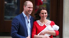 Princ William a vévodkyn Kate se svým tetím potomkem (Londýn, 23. dubna 2018).