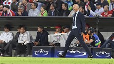 Zinedine Zidane, trenér Realu Madrid, bhem úvodního semifinále Ligy mistr na...