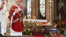 Ostatky kardinála Josefa Berana budou pohbeny v katedrále sv. Víta na Praském...