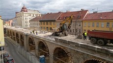 Takto probíhalo snáení pvodního mostu na Negrelliho viaduktu.