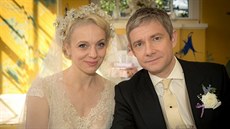 Amanda Abbingtonová a Martin Freeman v seriálu Sherlock (2010)