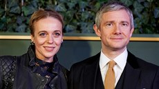 Amanda Abbingtonová a Martin Freeman (Londýn, 22. listopadu 2015)