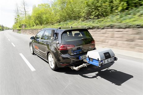 Emise testovacího golfu s dvoulitrovým motorem pi této cest byly nízké (okolo...