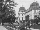 Dobová pohlednice Poprvé na zámek v Lánech Masaryk zavítal přesně před 98 lety...